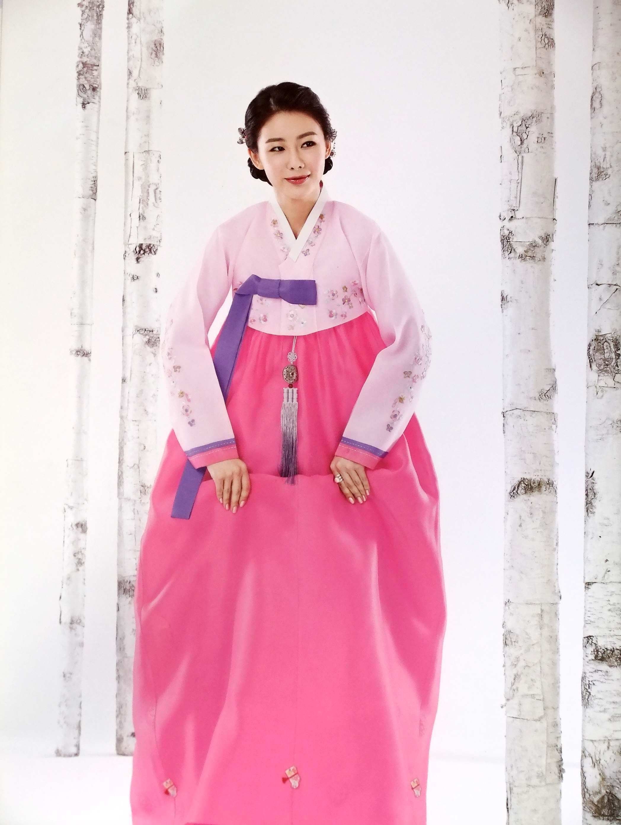 更多民族服饰文化找卓简 朝鲜族服饰的发展