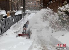 美国东北部地区受到强风暴雪袭击 影响范围波及6000万人口