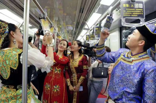 人口最多的少数民族_湖南湘西小县,全县总人口32万,少数民族就有20万